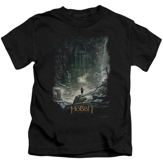 The Hobbit™ - Juvenile Kids T-Shirt (Ages 4-7) - Short Sleeve Juvenile T Shirt - At Smaug's Door - Officially Licensed - Size 4 5 6 7