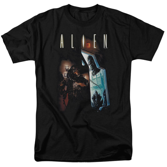 Alien™ Movie Shirt - Officially Licensed - Around The Corner - Xenomorph - Adult Unisex Short Sleeve T-Shirt